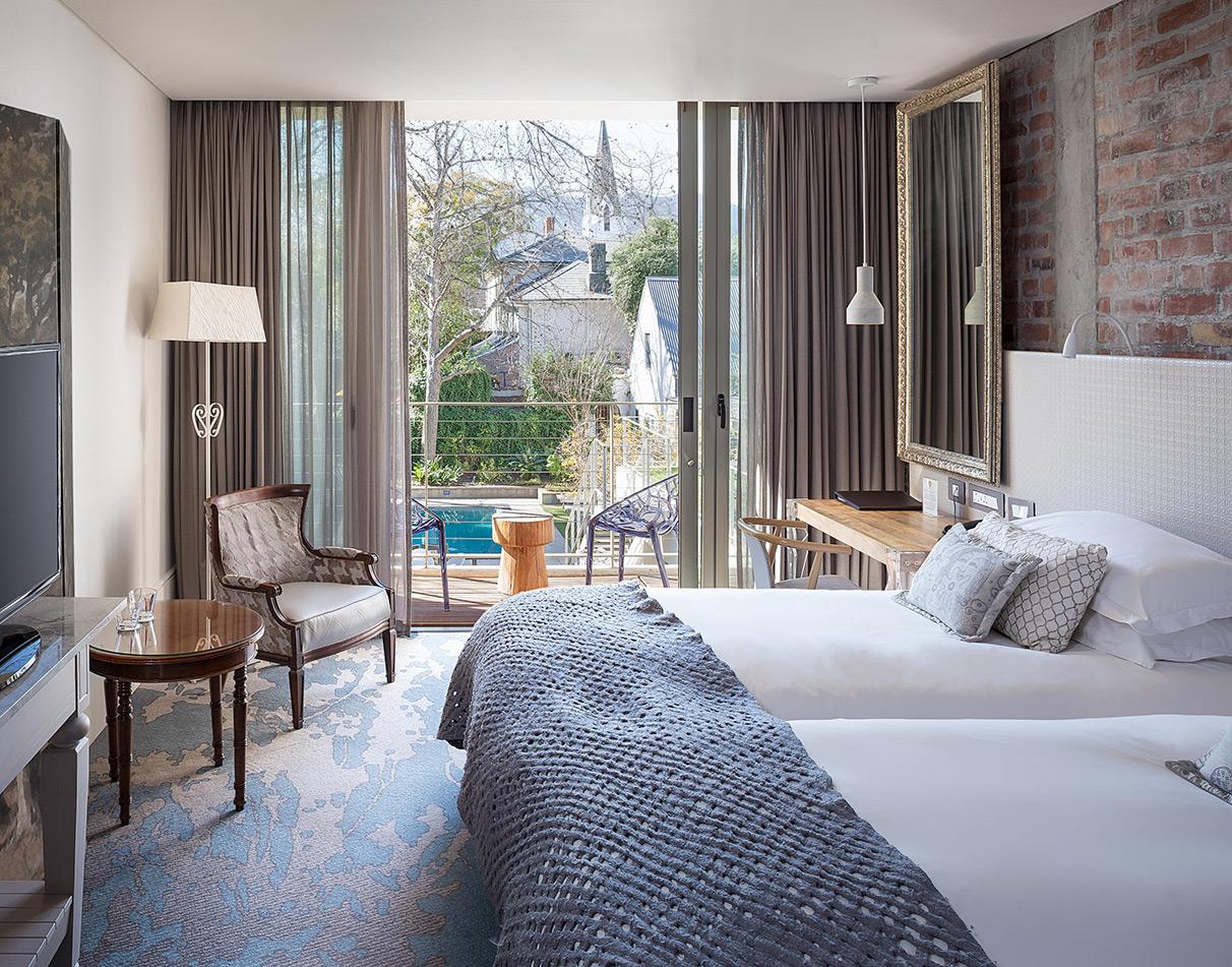 Oude Werf Hotel room with twin beds and interior