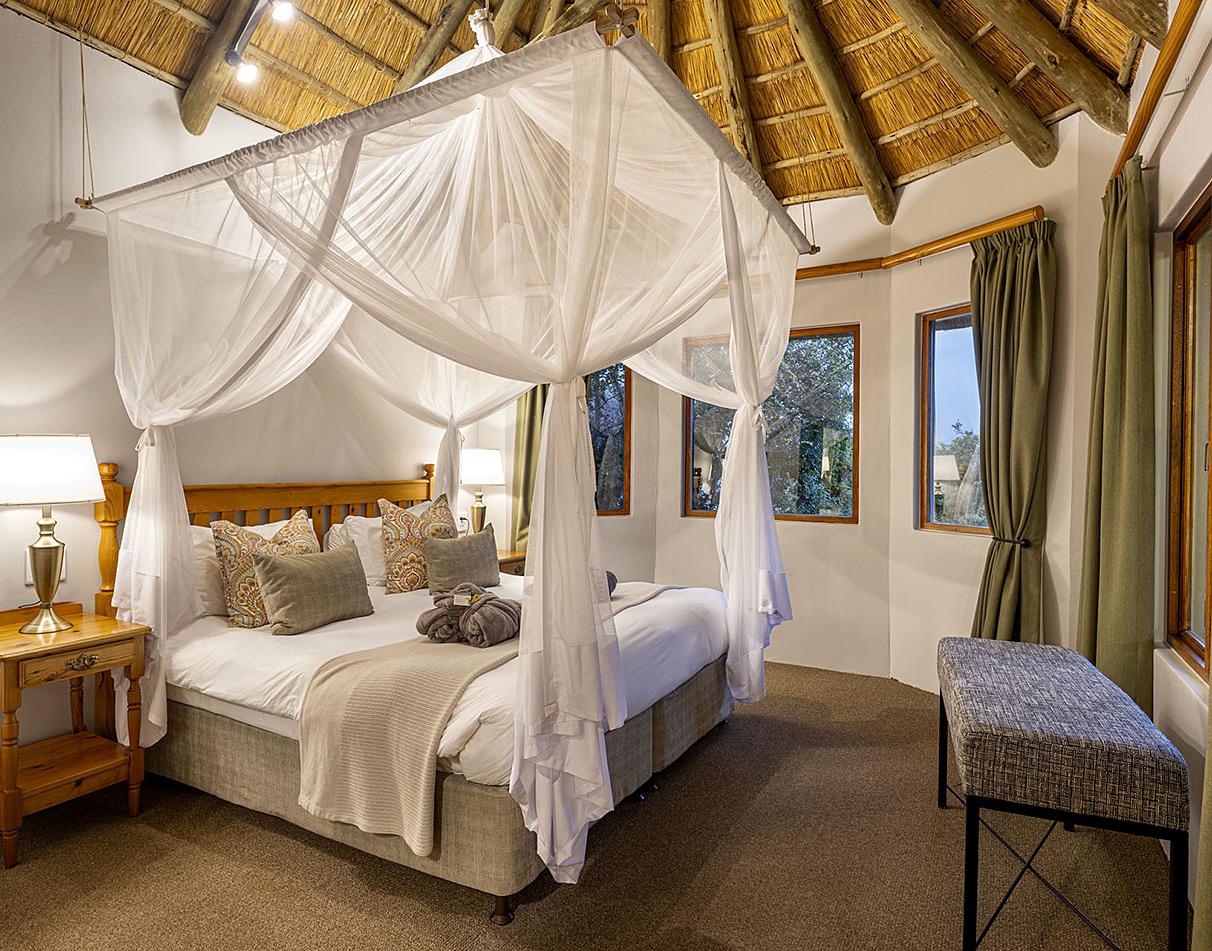 Spacious double bedroom at Montusi Mountain Lodge.