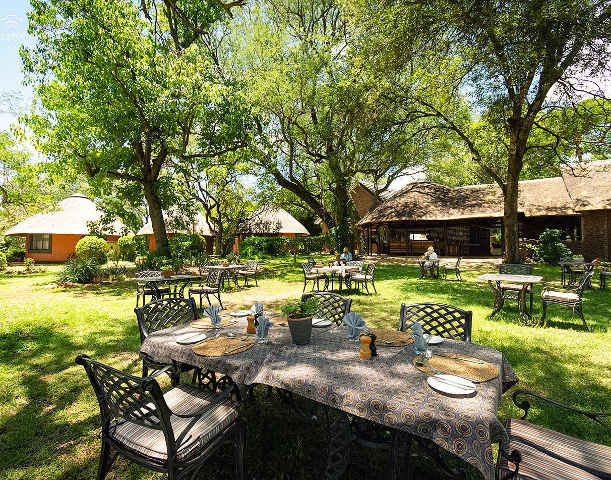 Garden setting for lunch at Mohlabetsi Lodge.