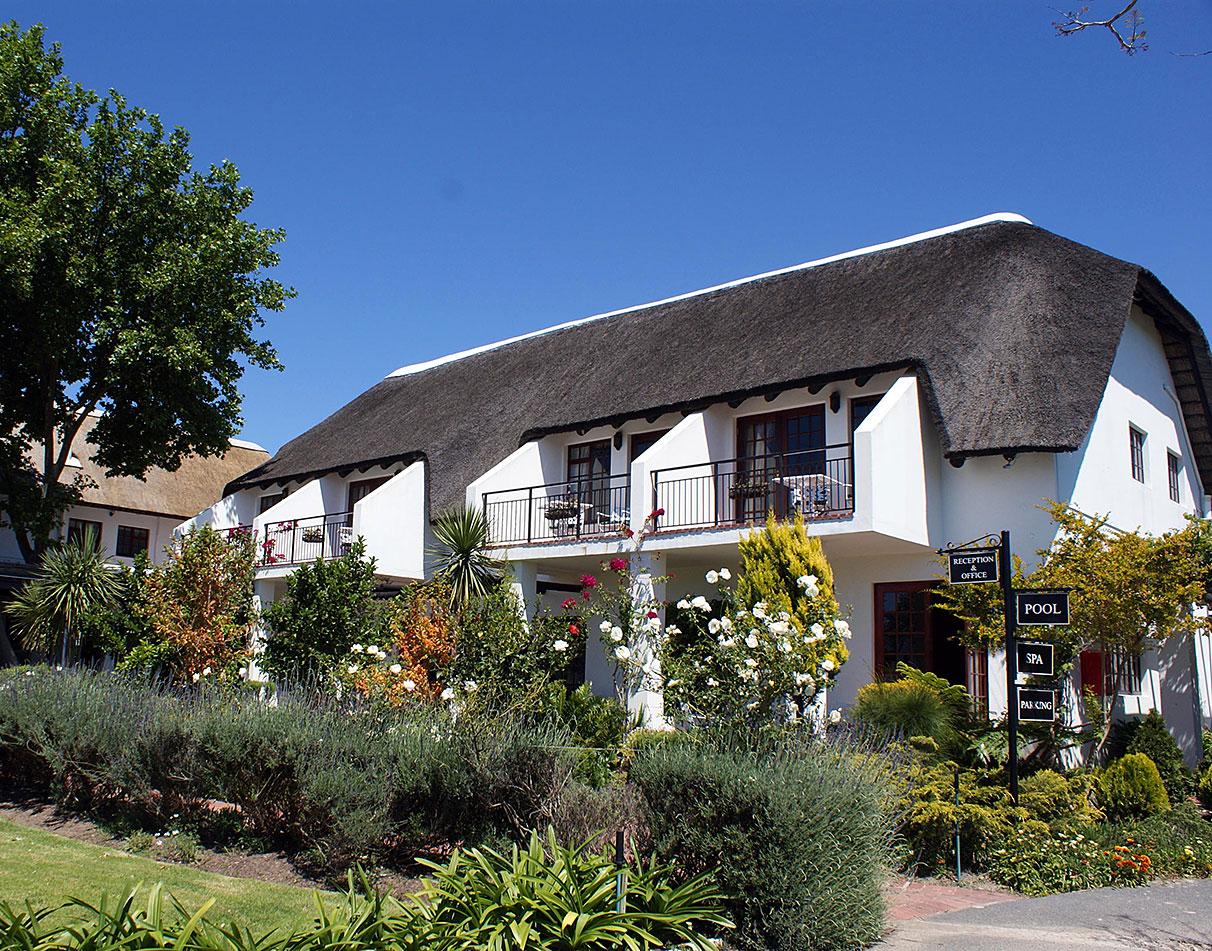 Exterior view of Wedgeview Country Inn in Stellenbosch